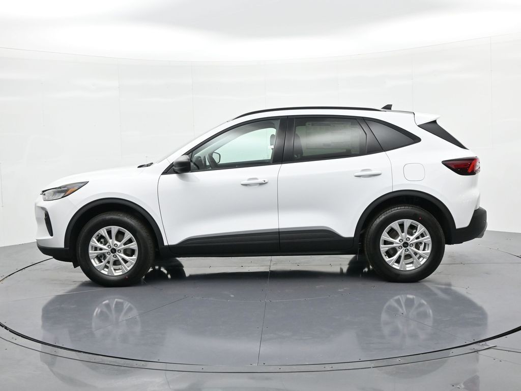 Ford Escape Vehicle Full-screen Gallery Image 9