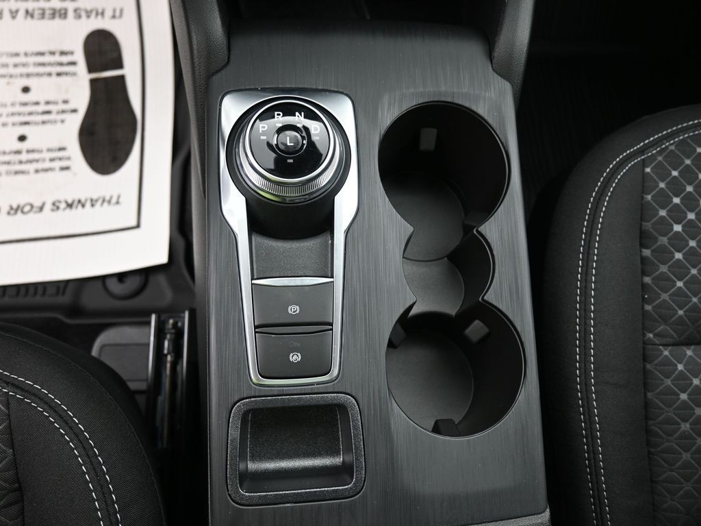 Ford Escape Vehicle Full-screen Gallery Image 13