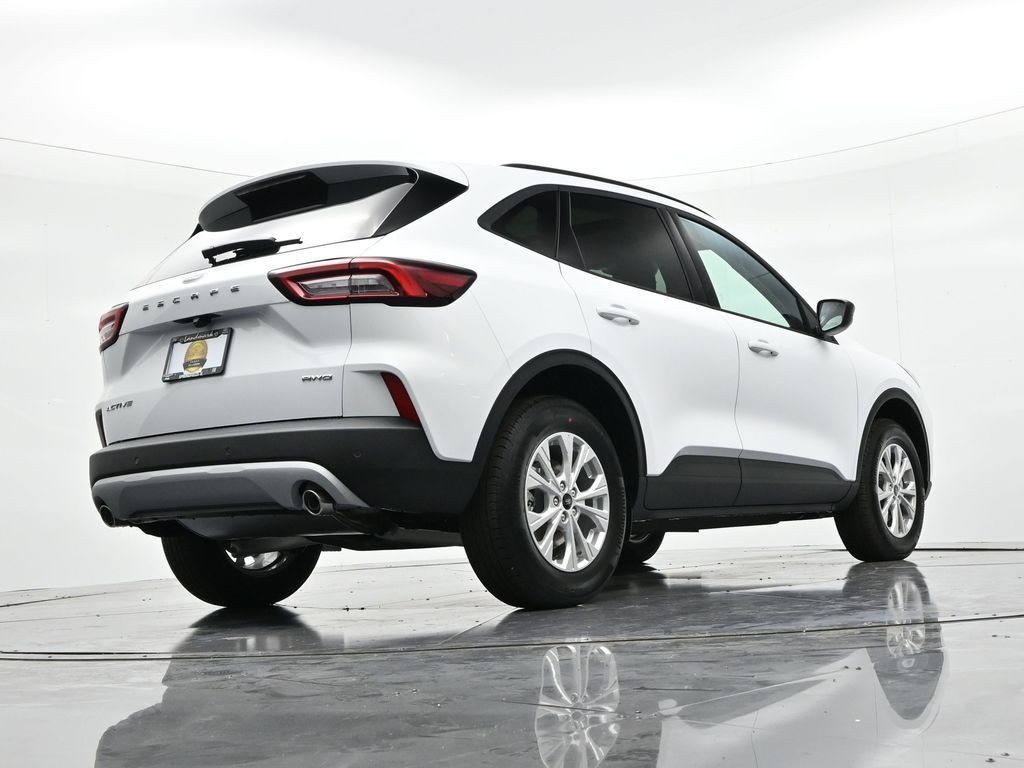 Ford Escape Vehicle Full-screen Gallery Image 26