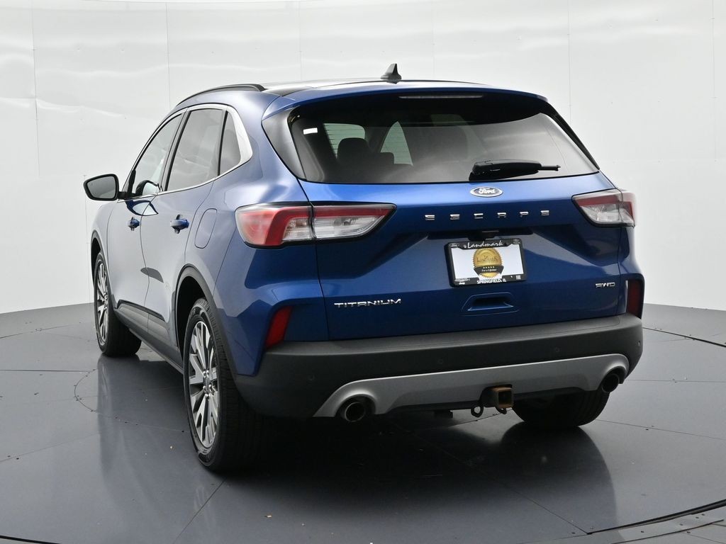 Ford Escape Vehicle Full-screen Gallery Image 3