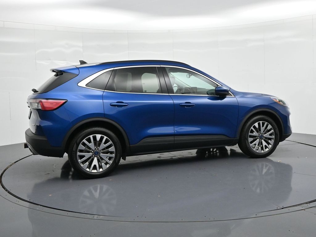 Ford Escape Vehicle Full-screen Gallery Image 9