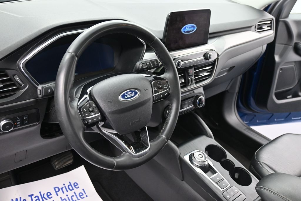 Ford Escape Vehicle Full-screen Gallery Image 14