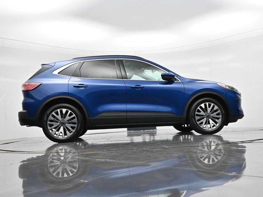 Ford Escape Vehicle Full-screen Gallery Image 22