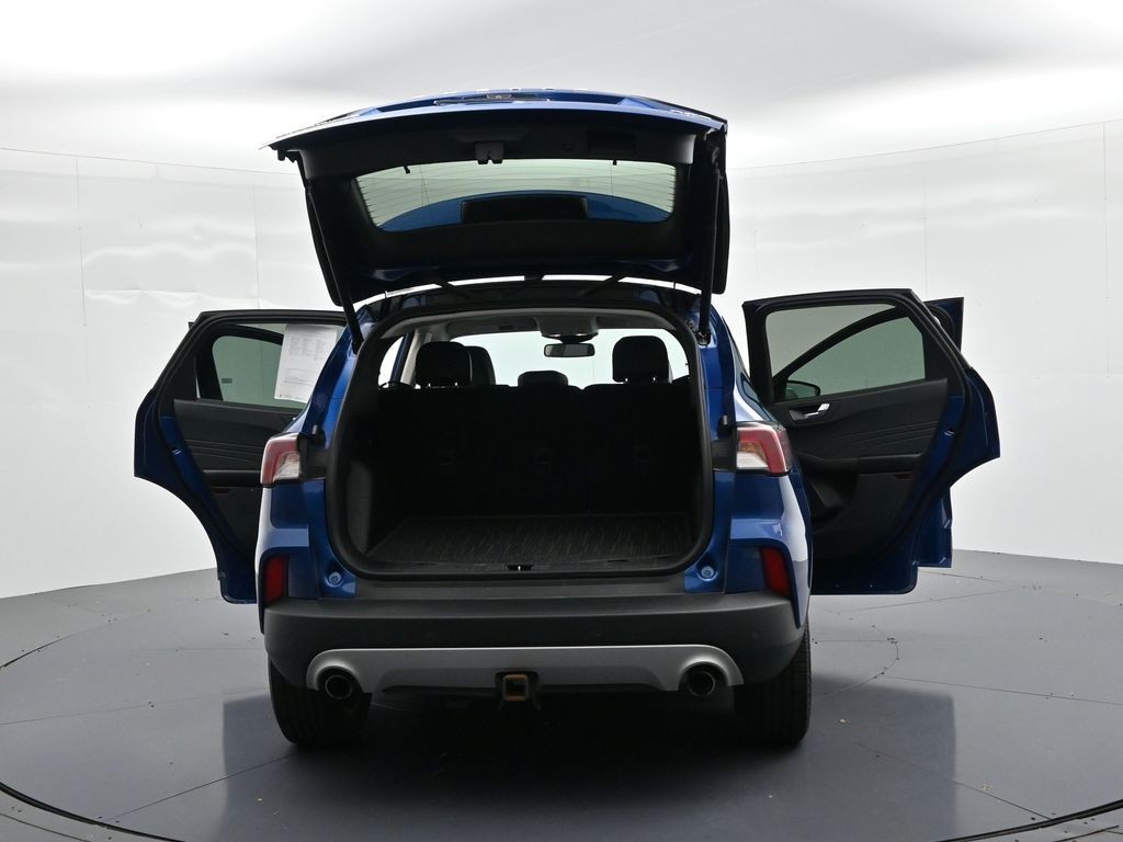 Ford Escape Vehicle Full-screen Gallery Image 26