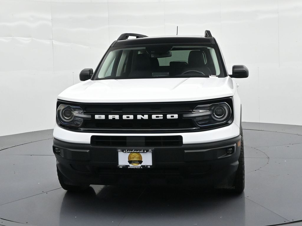 Ford Bronco Sport Vehicle Full-screen Gallery Image 3