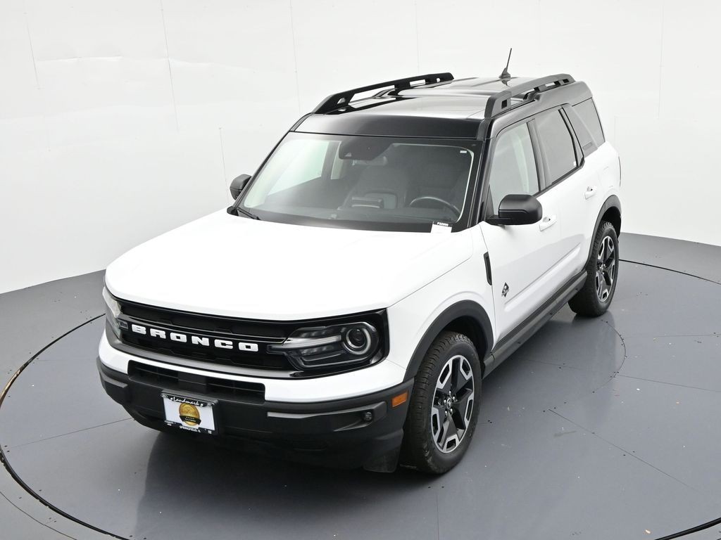 Ford Bronco Sport Vehicle Full-screen Gallery Image 18