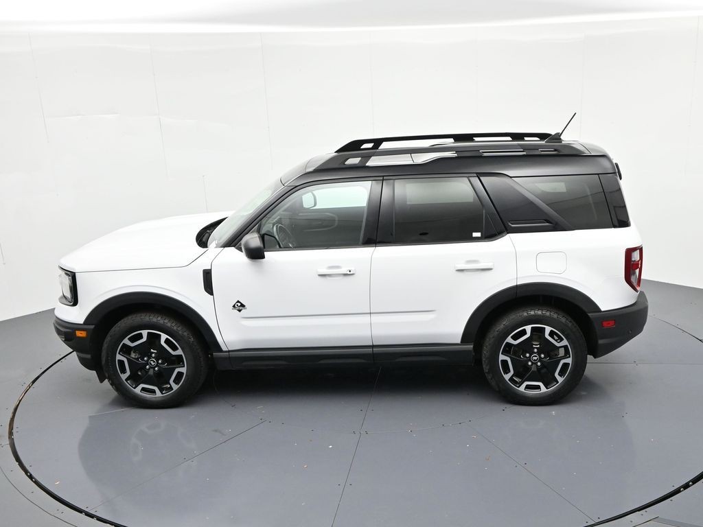 Ford Bronco Sport Vehicle Full-screen Gallery Image 19