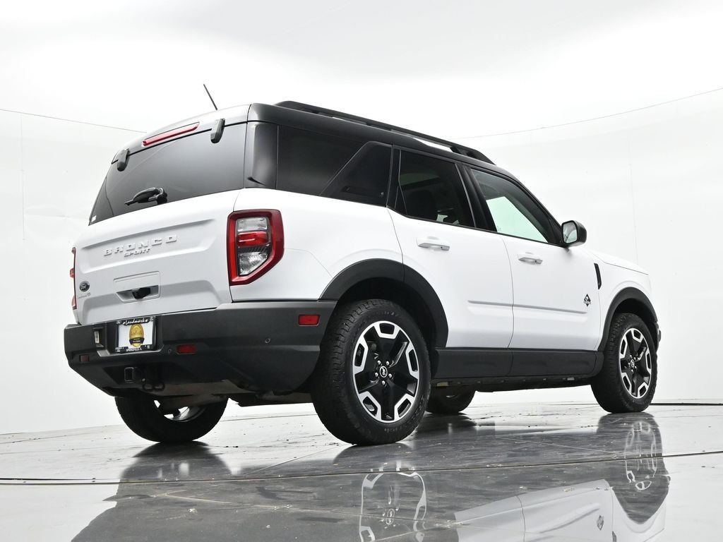 Ford Bronco Sport Vehicle Full-screen Gallery Image 22