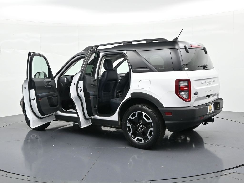 Ford Bronco Sport Vehicle Full-screen Gallery Image 25