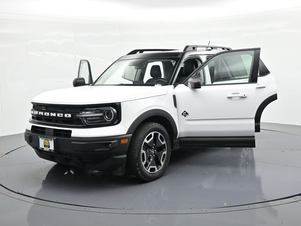 Ford Bronco Sport Vehicle Full-screen Gallery Image 26