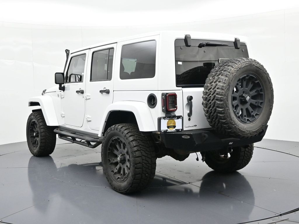 Jeep Wrangler Unlimited Vehicle Full-screen Gallery Image 8