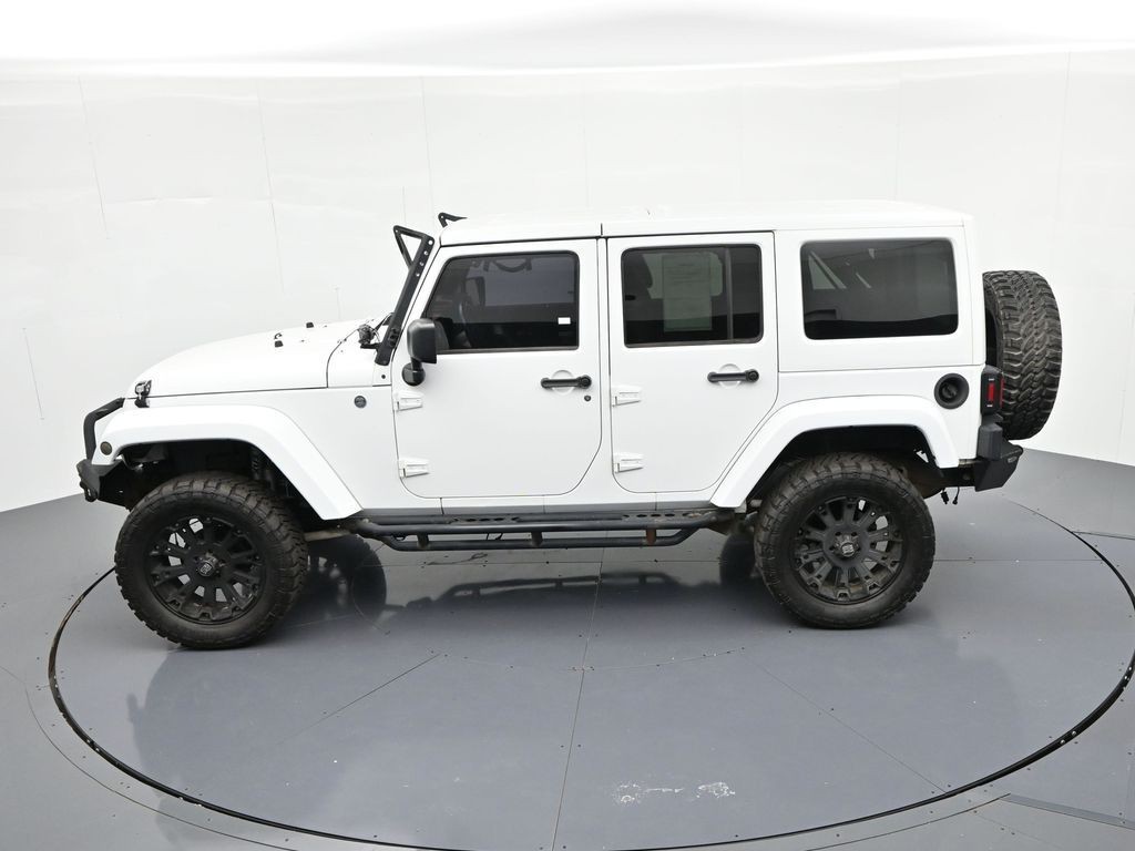 Jeep Wrangler Unlimited Vehicle Full-screen Gallery Image 15