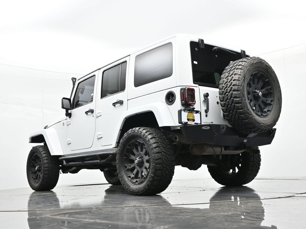 Jeep Wrangler Unlimited Vehicle Full-screen Gallery Image 16
