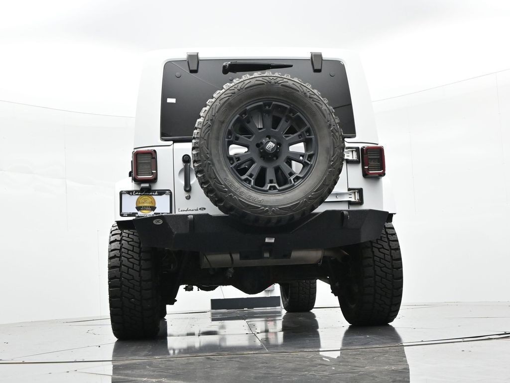 Jeep Wrangler Unlimited Vehicle Full-screen Gallery Image 17