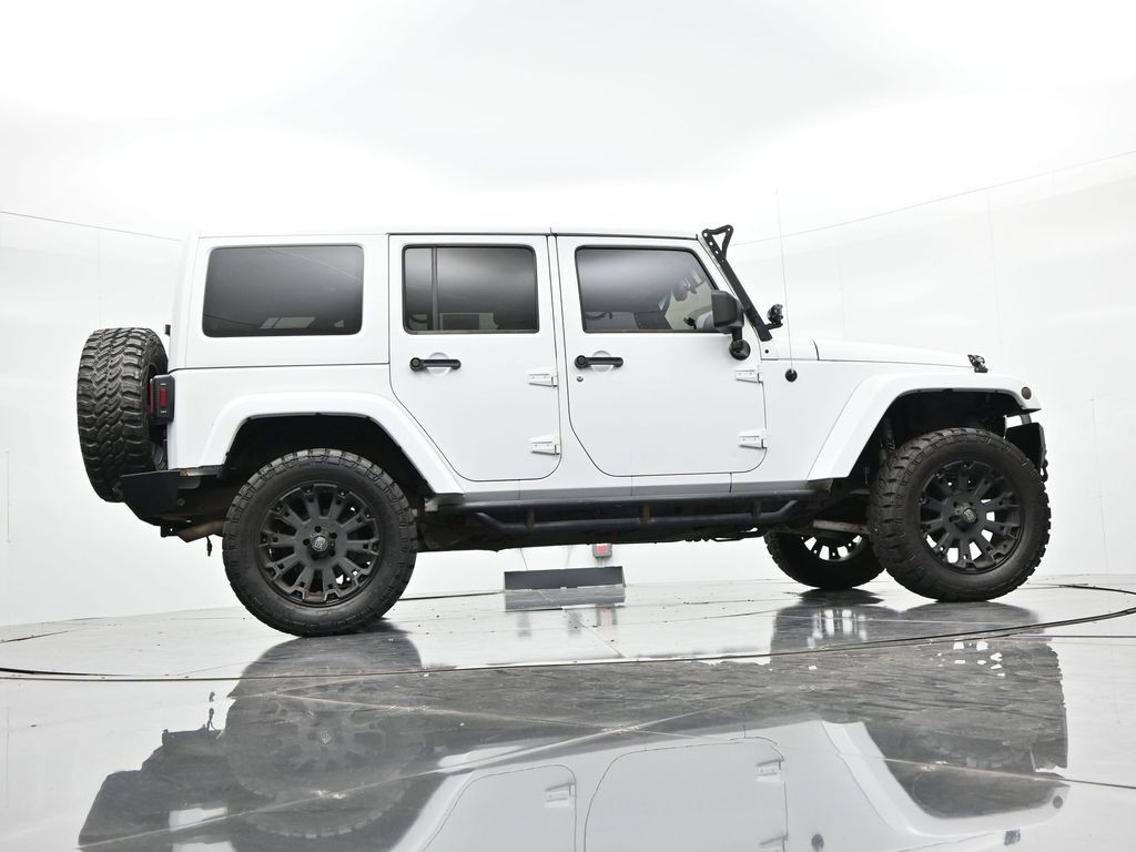 Jeep Wrangler Unlimited Vehicle Full-screen Gallery Image 19