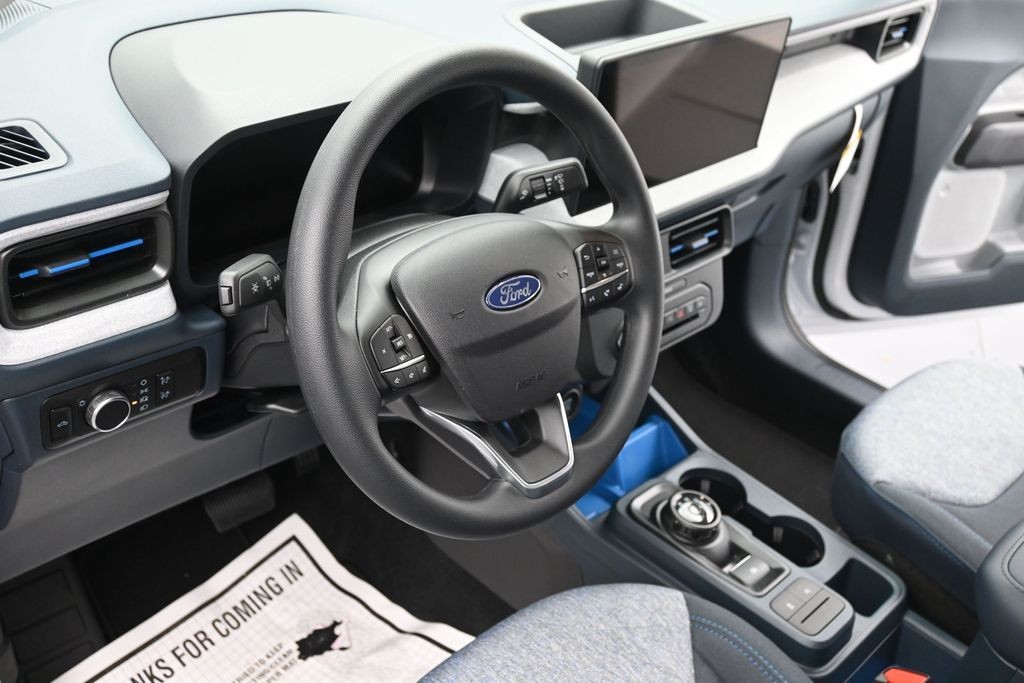 Ford Maverick Vehicle Full-screen Gallery Image 14