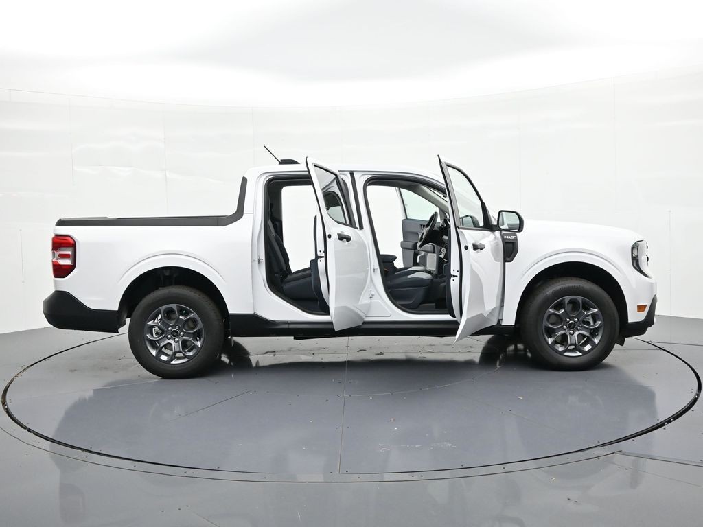 Ford Maverick Vehicle Full-screen Gallery Image 23