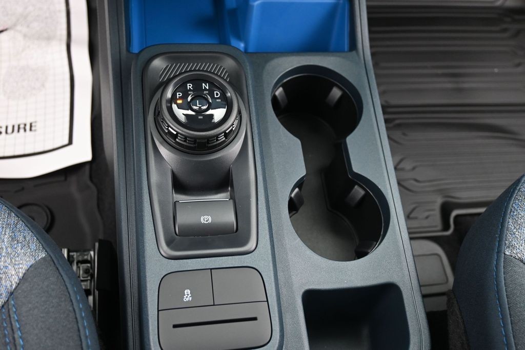 Ford Maverick Vehicle Full-screen Gallery Image 13