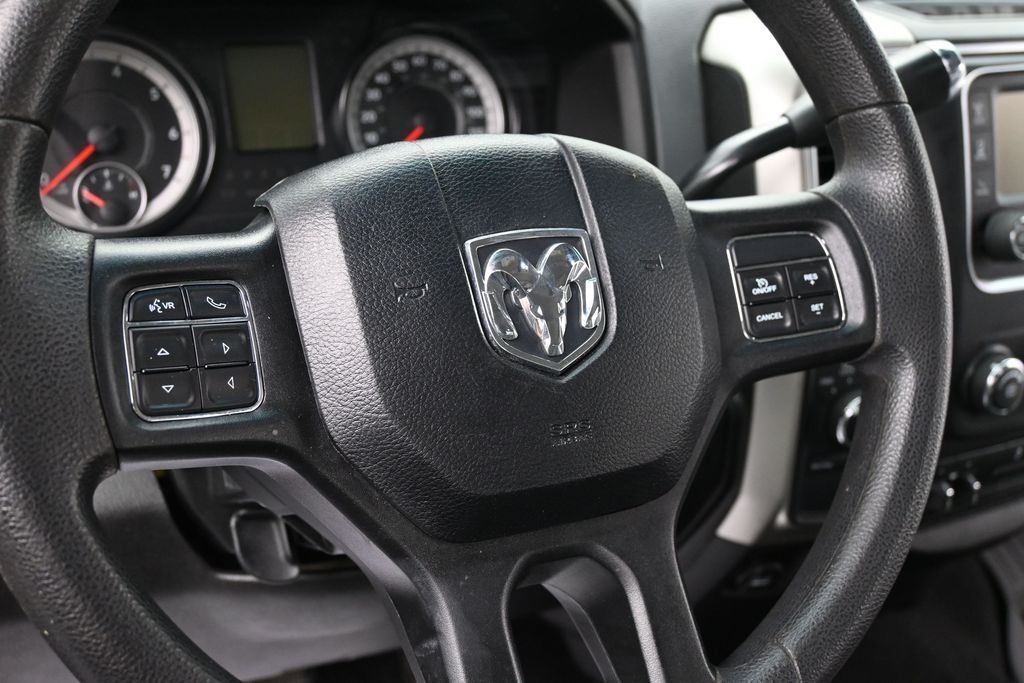 Ram 2500 Vehicle Full-screen Gallery Image 12