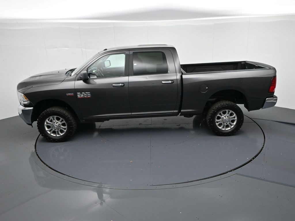 Ram 2500 Vehicle Full-screen Gallery Image 18