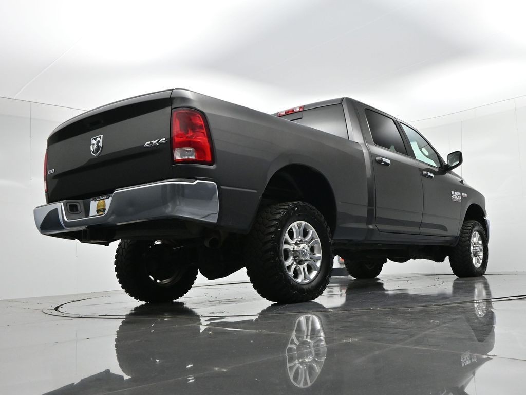 Ram 2500 Vehicle Full-screen Gallery Image 21