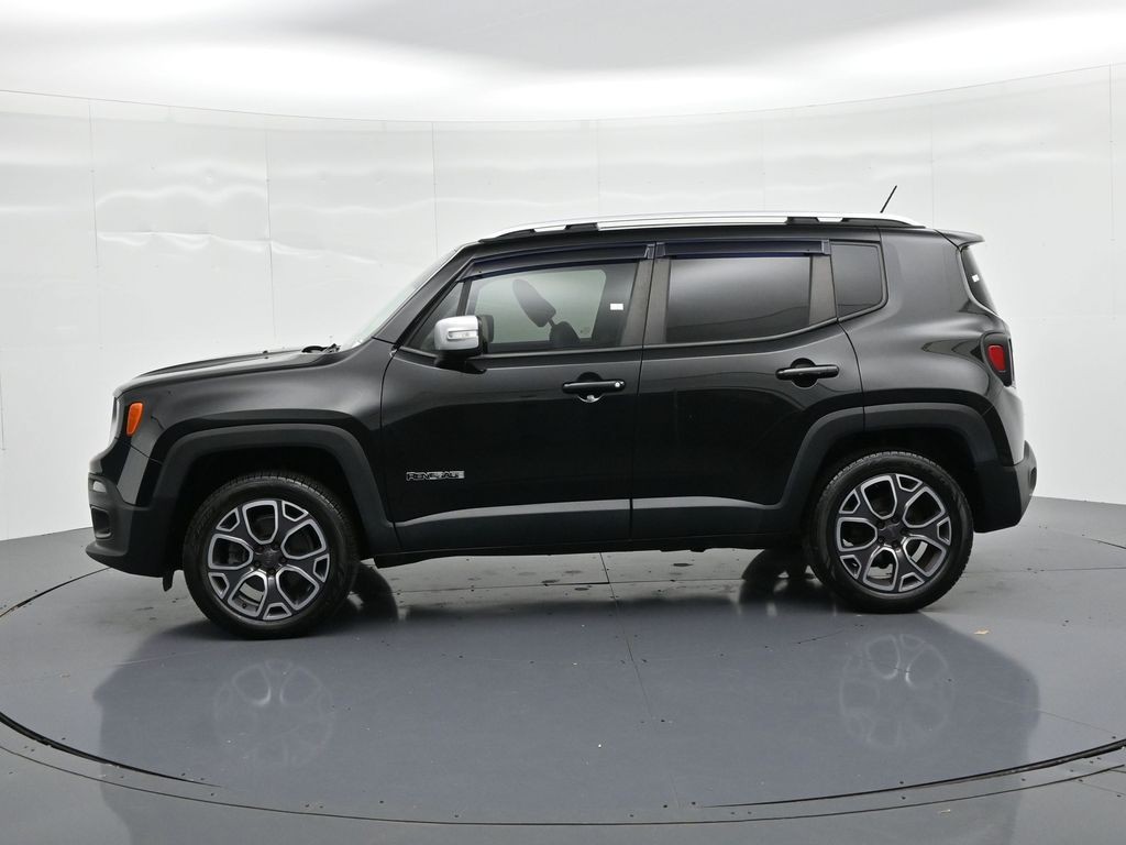 Jeep Renegade Vehicle Full-screen Gallery Image 9