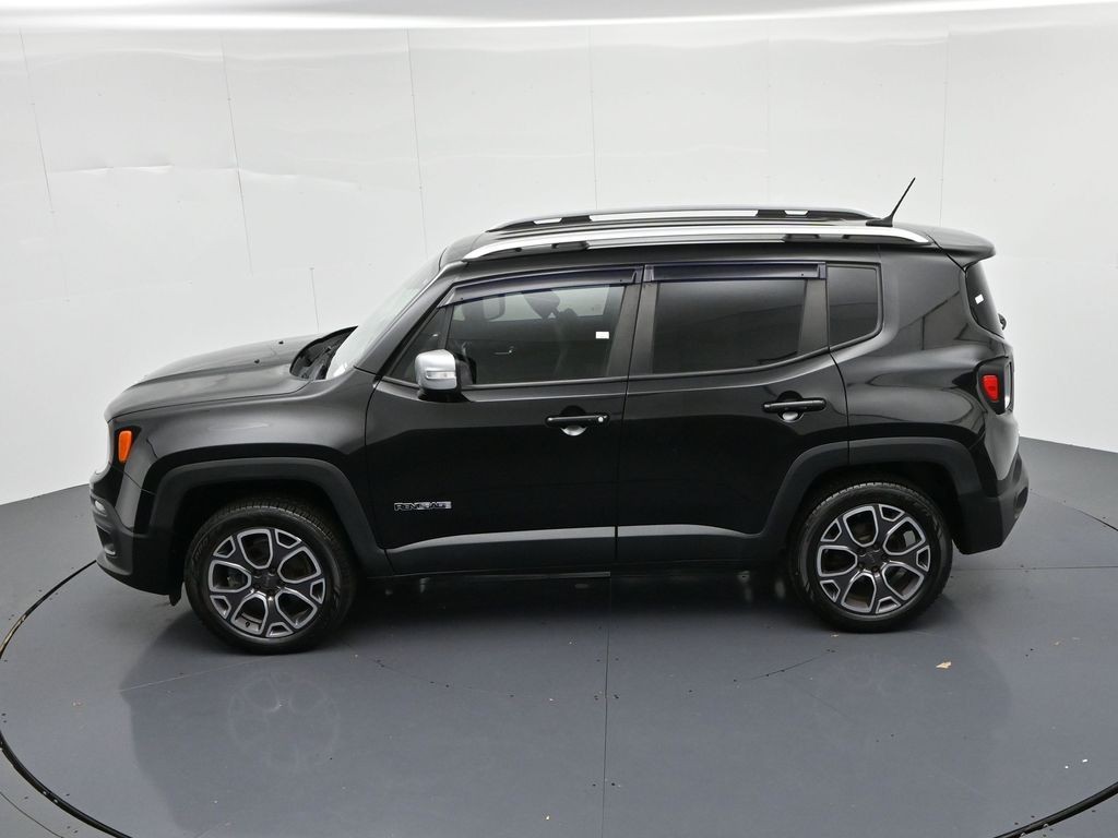 Jeep Renegade Vehicle Full-screen Gallery Image 17