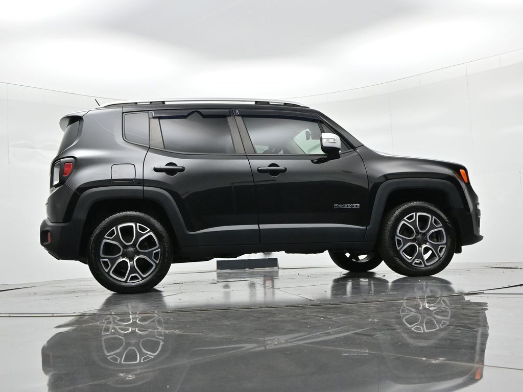 Jeep Renegade Vehicle Full-screen Gallery Image 21