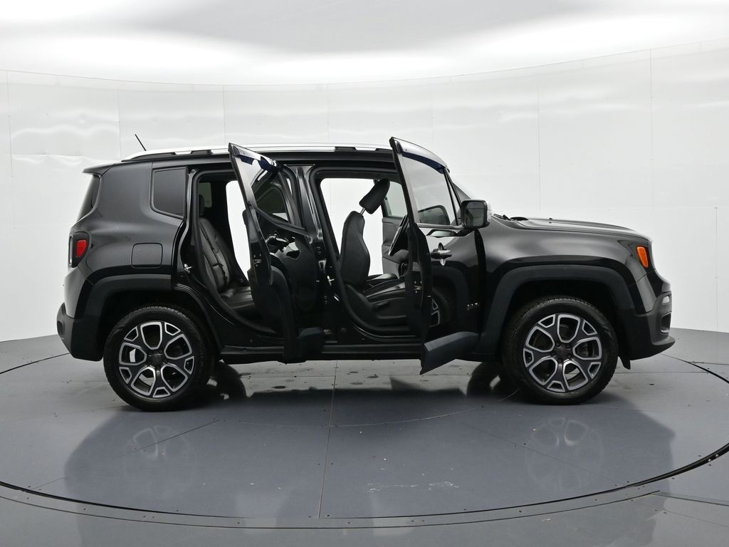 Jeep Renegade Vehicle Full-screen Gallery Image 22