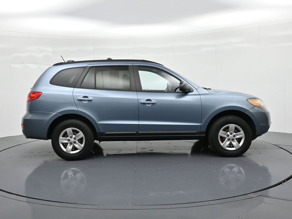 Hyundai Santa Fe Vehicle Full-screen Gallery Image 05