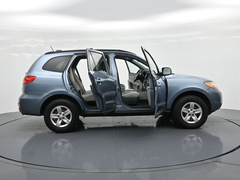 Hyundai Santa Fe Vehicle Full-screen Gallery Image 22