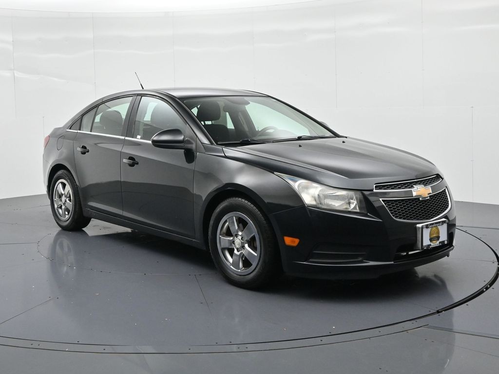 Chevrolet Cruze Vehicle Full-screen Gallery Image 04