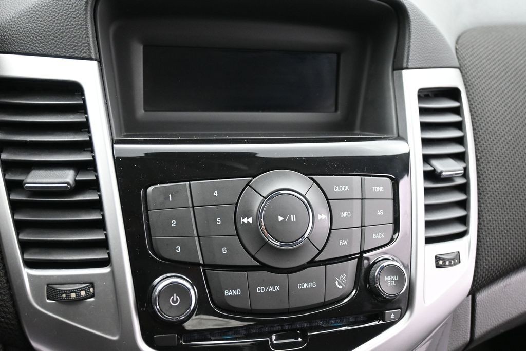 Chevrolet Cruze Vehicle Full-screen Gallery Image 10