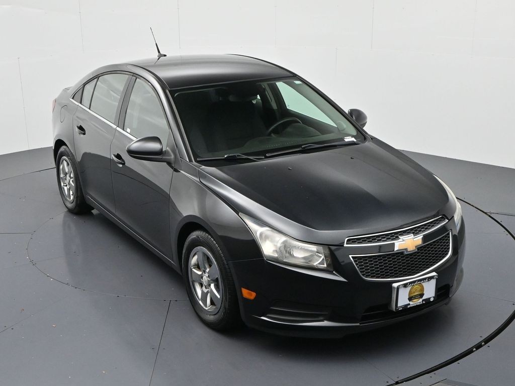 Chevrolet Cruze Vehicle Full-screen Gallery Image 14