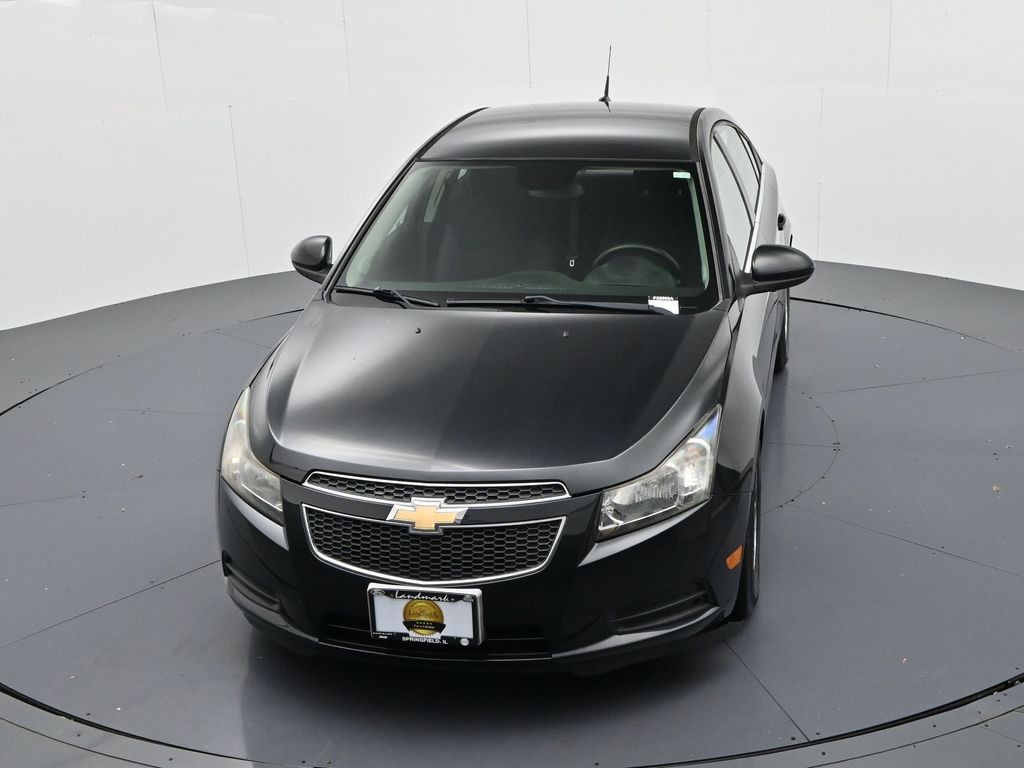 Chevrolet Cruze Vehicle Full-screen Gallery Image 15