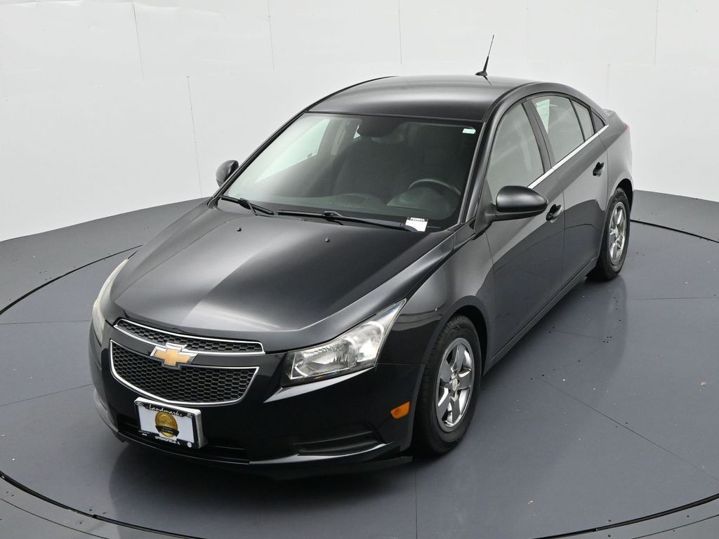 Chevrolet Cruze Vehicle Full-screen Gallery Image 16