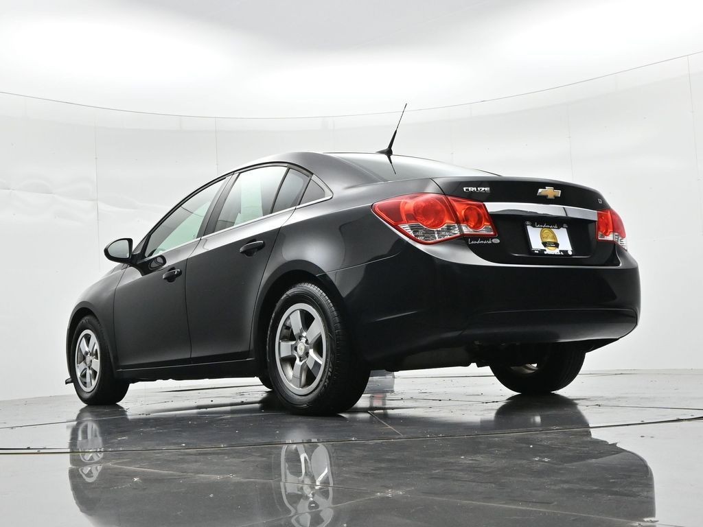 Chevrolet Cruze Vehicle Full-screen Gallery Image 18
