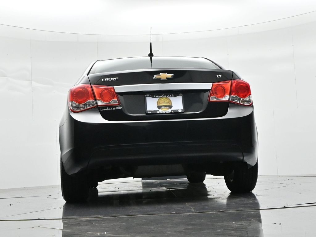 Chevrolet Cruze Vehicle Full-screen Gallery Image 19