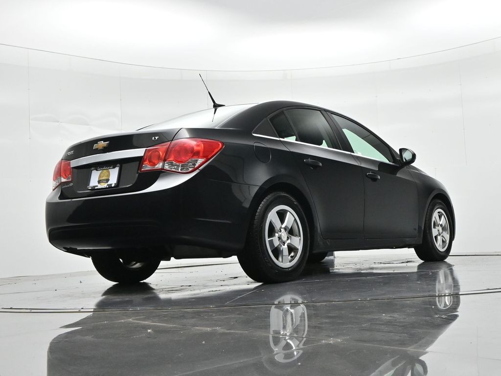 Chevrolet Cruze Vehicle Full-screen Gallery Image 20