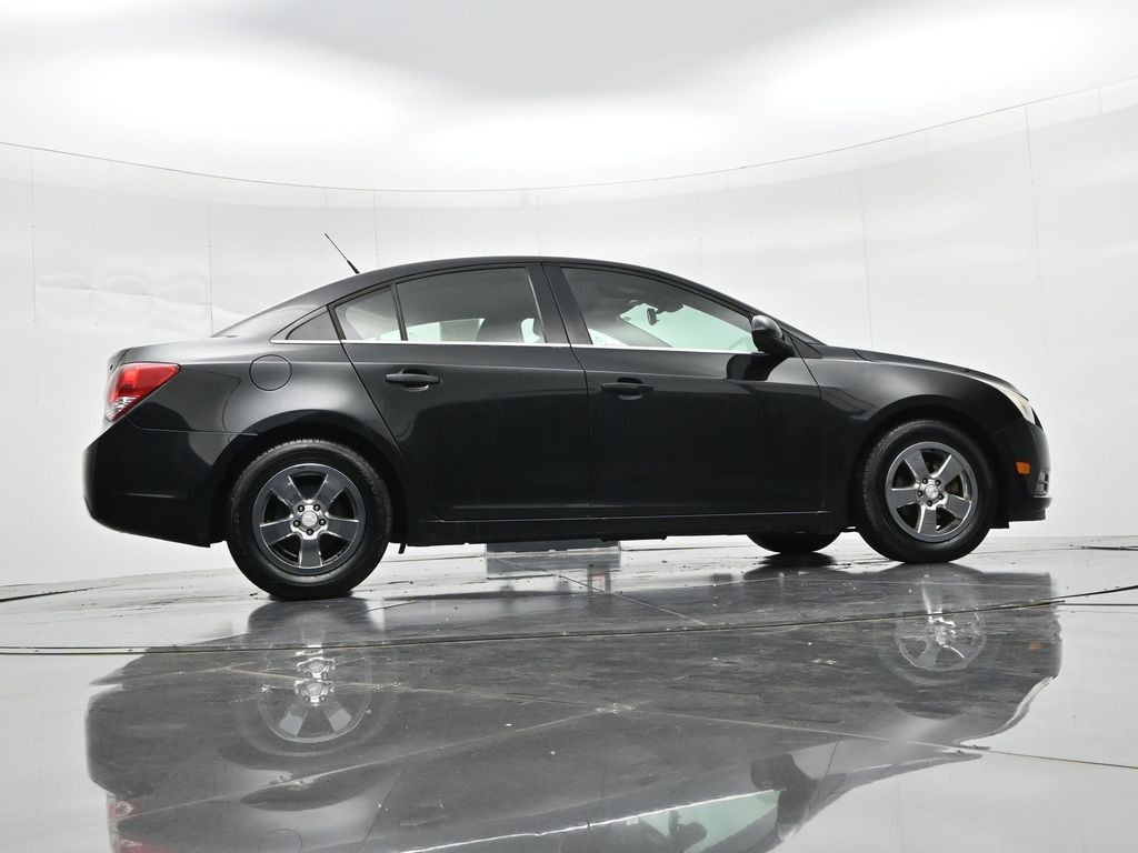Chevrolet Cruze Vehicle Full-screen Gallery Image 21