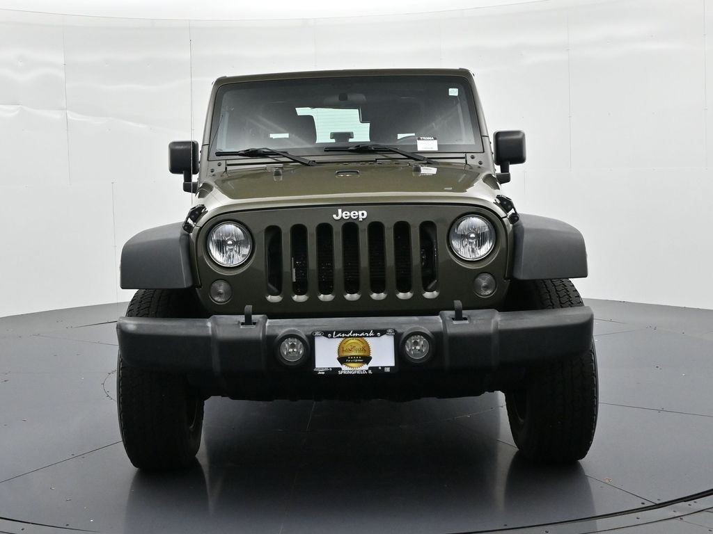 Jeep Wrangler Vehicle Full-screen Gallery Image 3