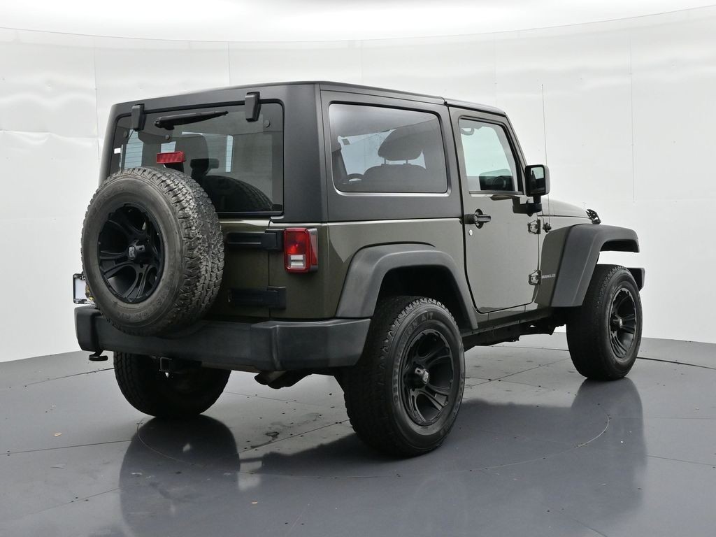 Jeep Wrangler Vehicle Full-screen Gallery Image 6