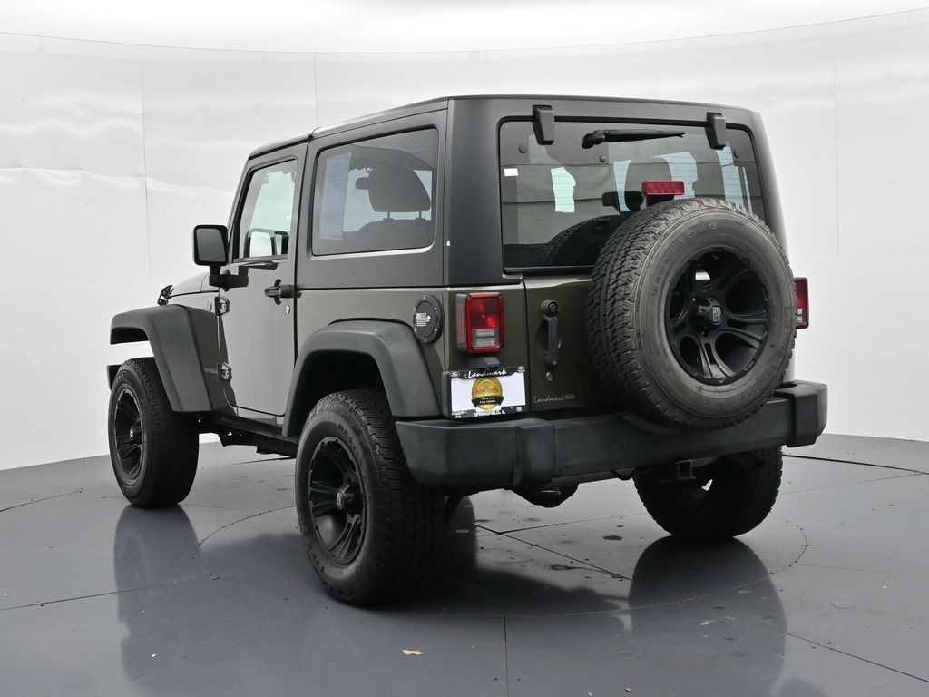 Jeep Wrangler Vehicle Full-screen Gallery Image 8