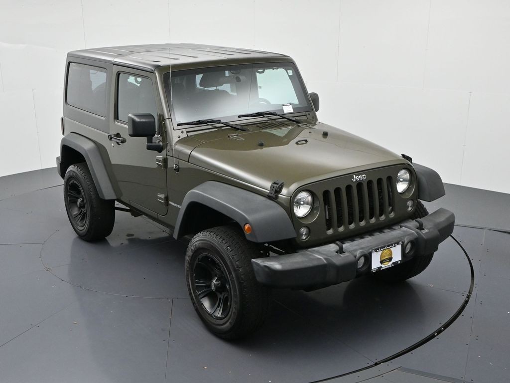 Jeep Wrangler Vehicle Full-screen Gallery Image 14