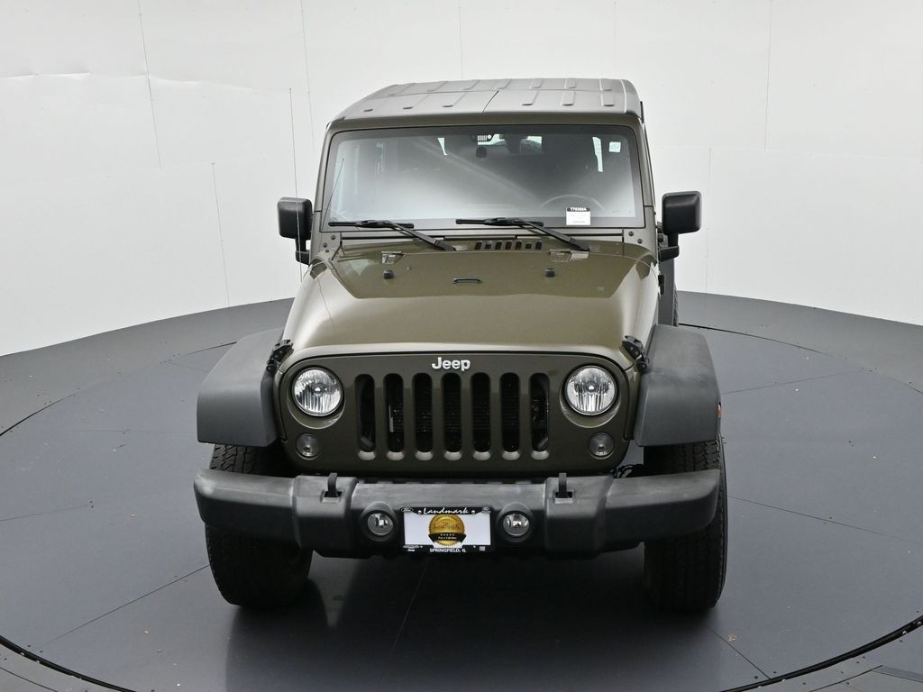 Jeep Wrangler Vehicle Full-screen Gallery Image 15