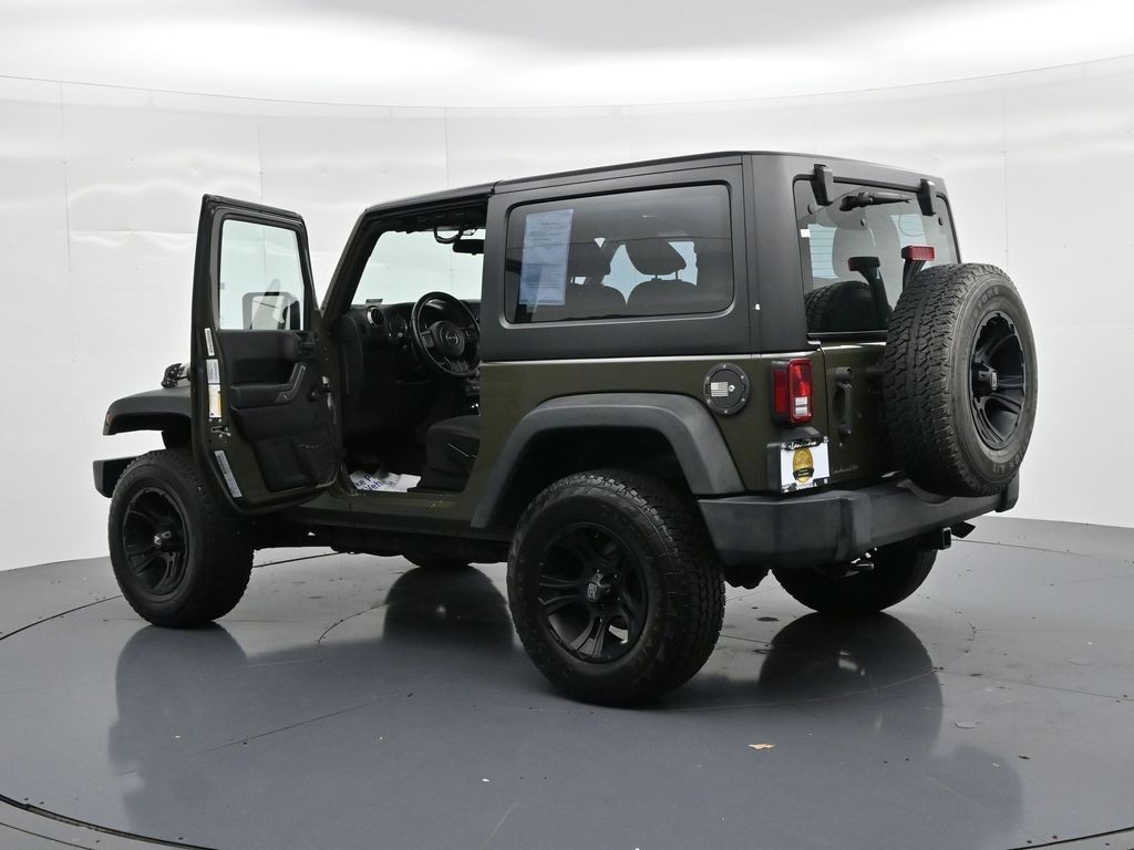 Jeep Wrangler Vehicle Full-screen Gallery Image 23