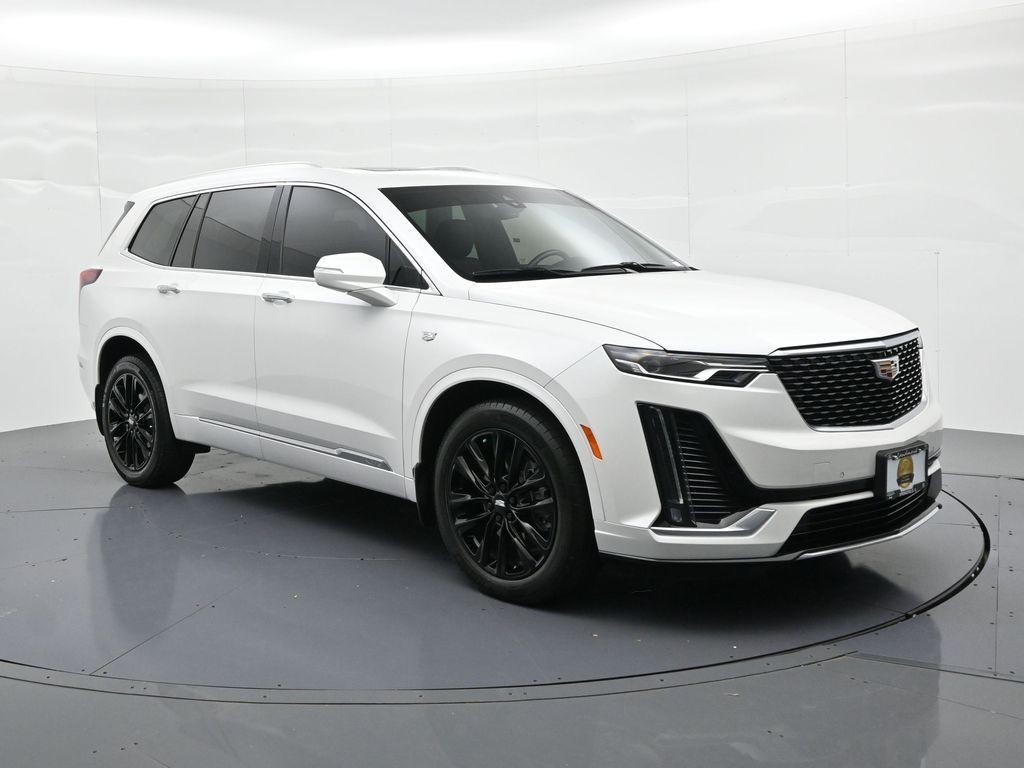 Cadillac XT6 Vehicle Full-screen Gallery Image 04