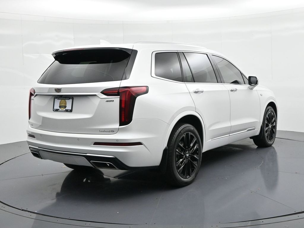 Cadillac XT6 Vehicle Full-screen Gallery Image 06