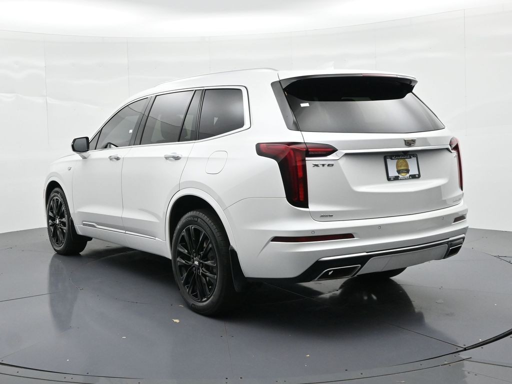 Cadillac XT6 Vehicle Full-screen Gallery Image 08