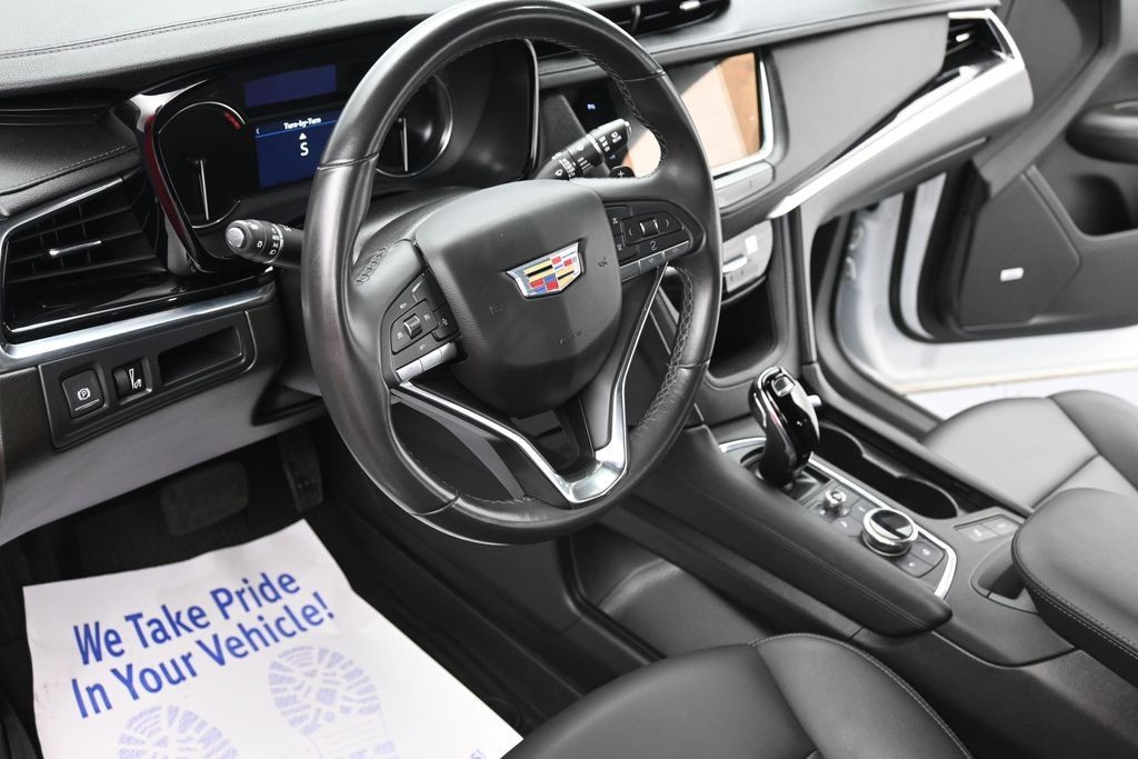 Cadillac XT6 Vehicle Full-screen Gallery Image 16